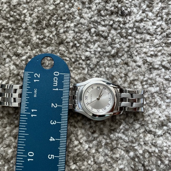 Gucci watch women’s. - Picture 10 of 11